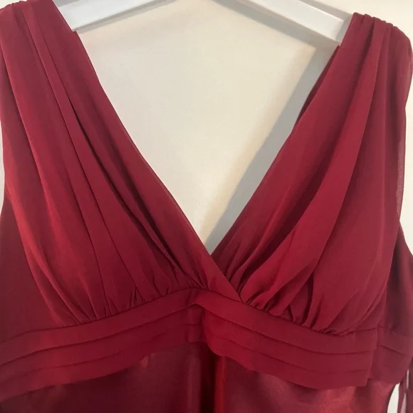 Elegant Burgundy Sleeveless Formal Long Dress - Picture 2 of 13